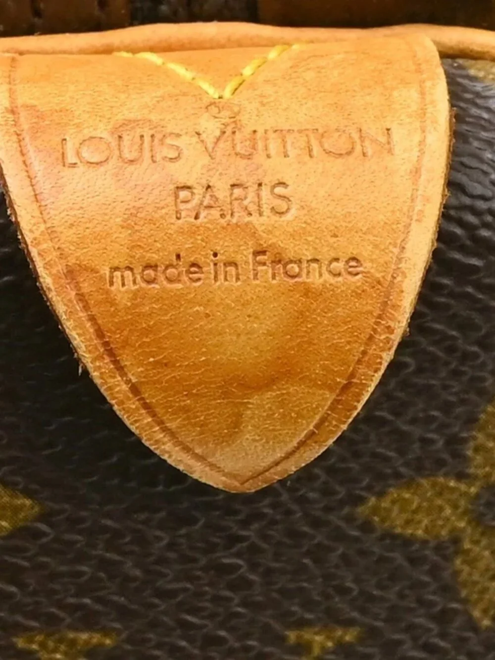 Louis Vuitton outside 	ab